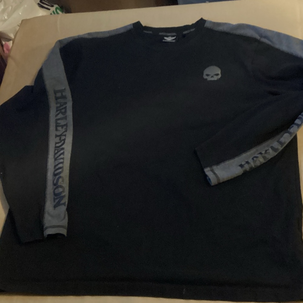 EUC Harley-Davidson Black and Gray Skull Long Sleeve